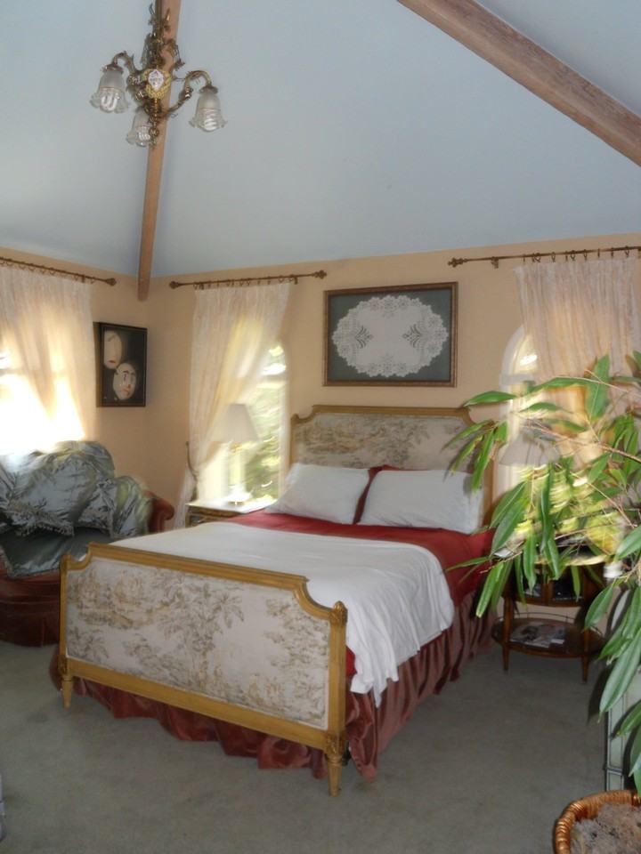 1815 Portola Rd - Photo 3 of 11