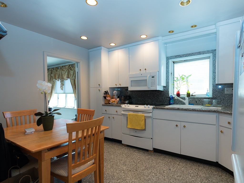 97-03 158th Ave #2 - Photo 3 of 10