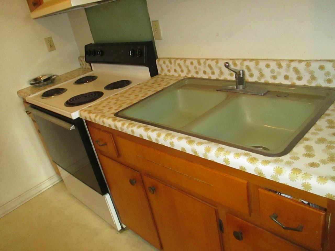 Madison Manor - Photo 3 of 10