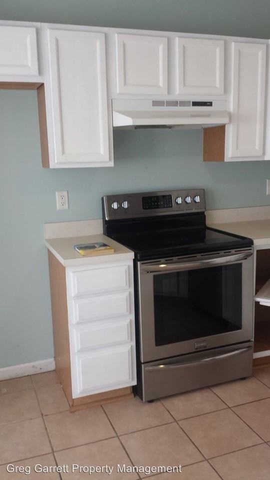 919 Andover Ct - Photo 3 of 50