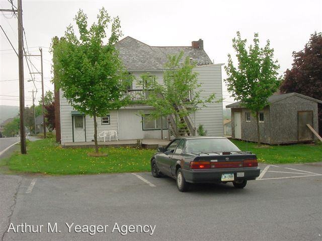 192 Mechanic St - Photo 2 of 10