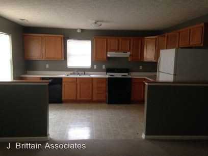 404 McCullars Ln - Photo 2 of 8