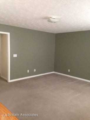 404 McCullars Ln - Photo 3 of 8