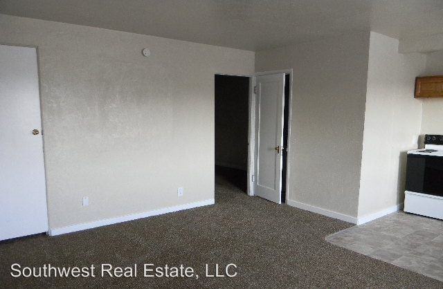 160 E Flaming Gorge Way - Photo 2 of 4