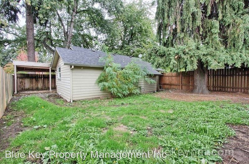 2505 Lincoln Ave - Photo 3 of 11