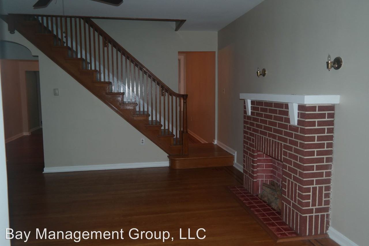 3321 Shannon Dr - Photo 3 of 23