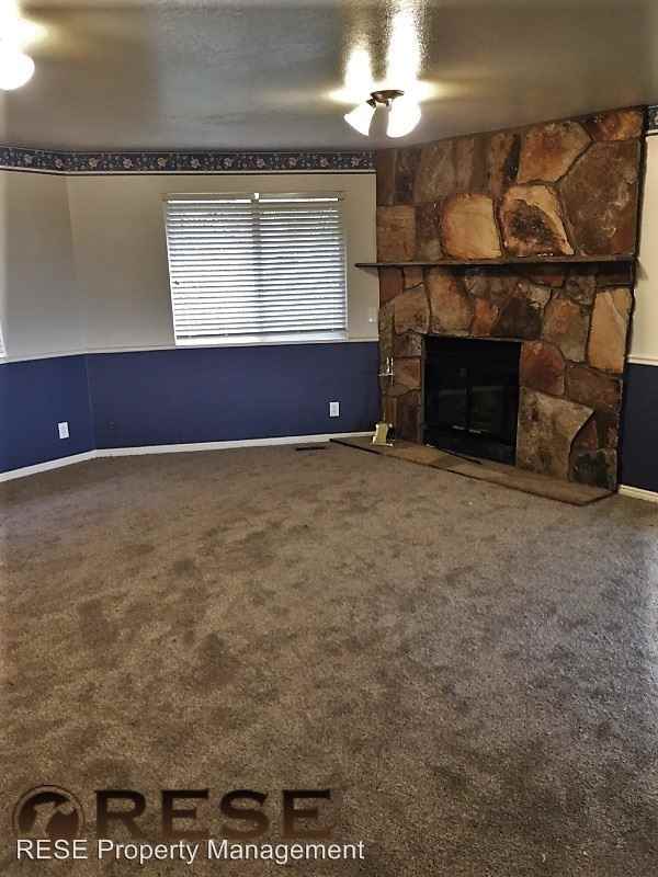 992 N Oakmont Ln - Photo 3 of 41