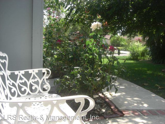 24033 Mobile St - Photo 2 of 10