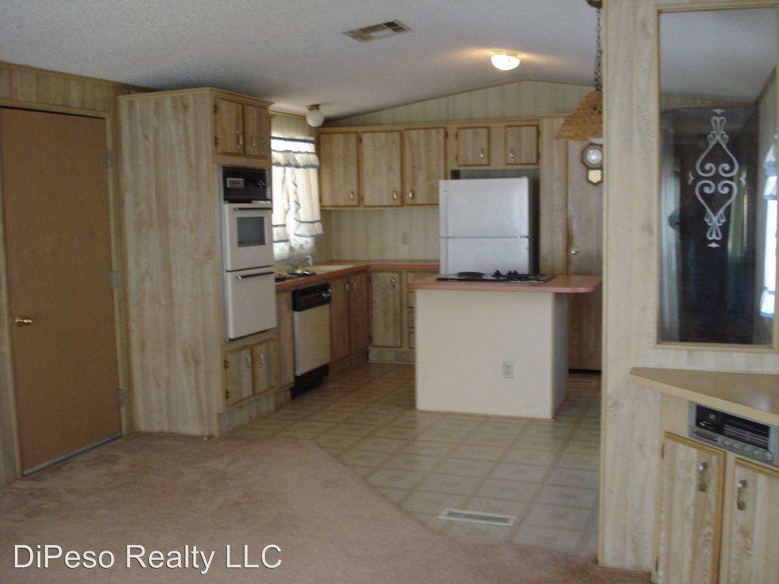 3185 W Stewart Rd - Photo 3 of 8