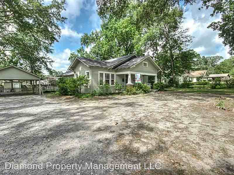 211 W Alabama Ave - Photo 2 of 22