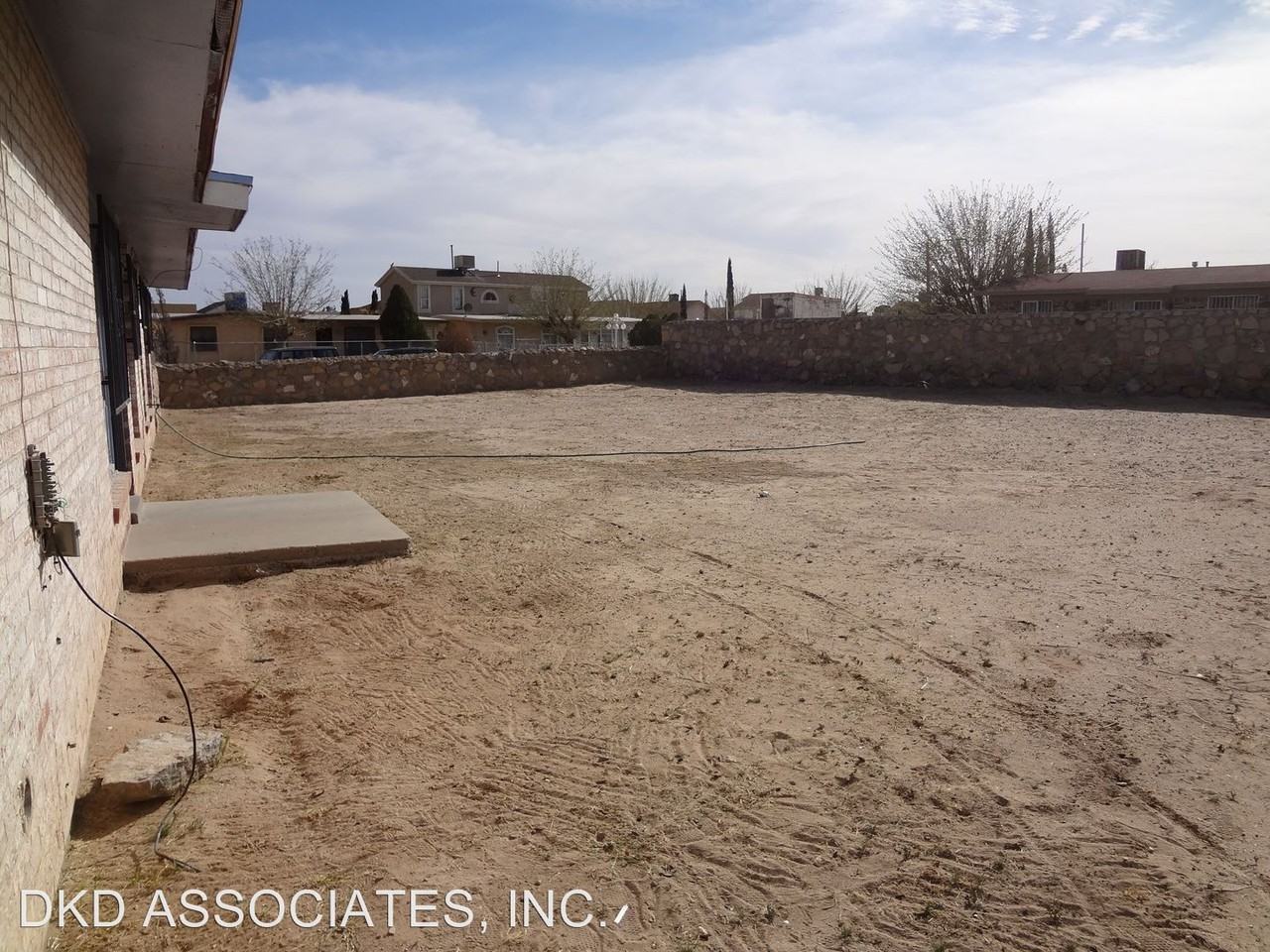 9129 Geranium Dr - Photo 2 of 25