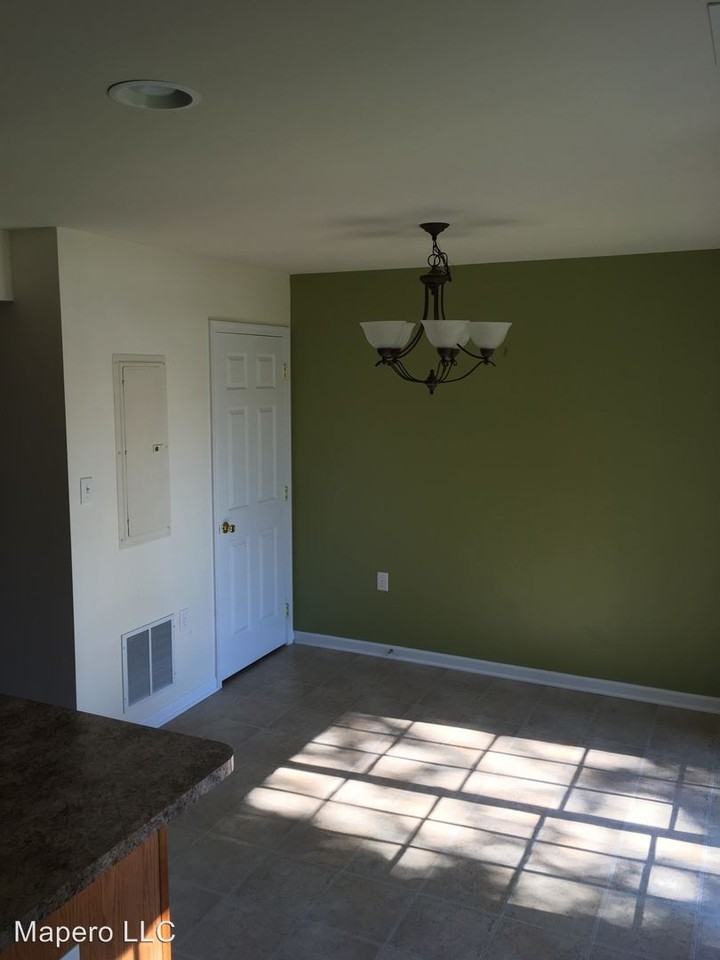 142 Park Pl Dr - Photo 2 of 10