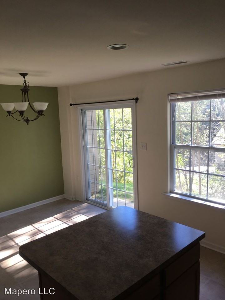 142 Park Pl Dr - Photo 3 of 10