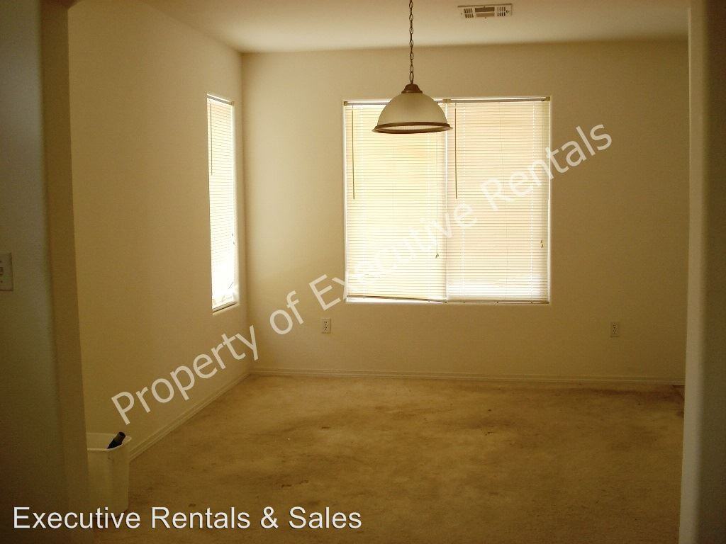 4704 Arabela Dr - Photo 3 of 14