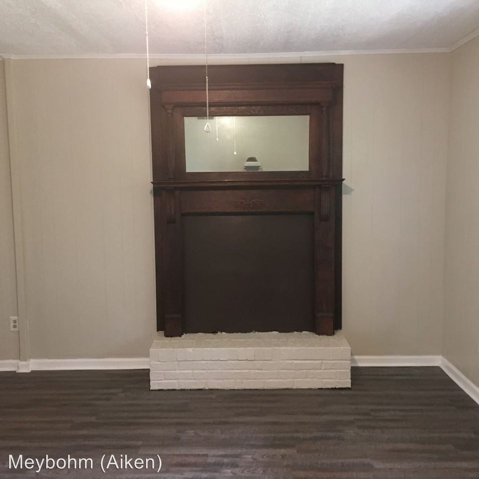 11 Kemp Rd #A - Photo 3 of 14