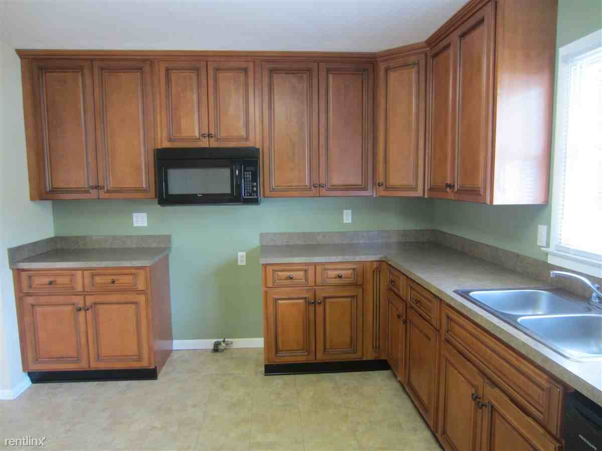 9704 Farmers Ln - Photo 3 of 7