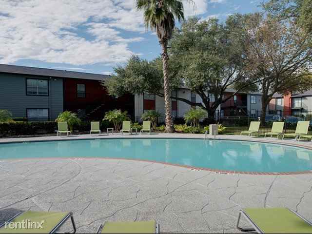 S Loop W Fwy @ Kirby Rd - Photo 2 of 10