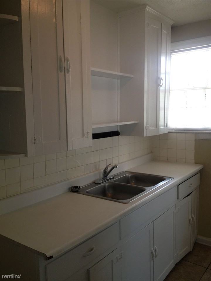 333 Olivia Ct - Photo 2 of 5