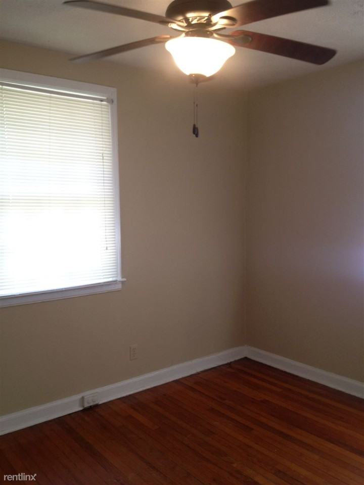 333 Olivia Ct - Photo 3 of 5