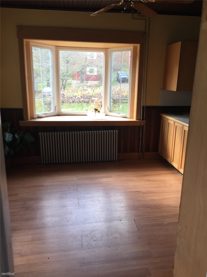 352 Bear Creek St - Photo 2 of 7