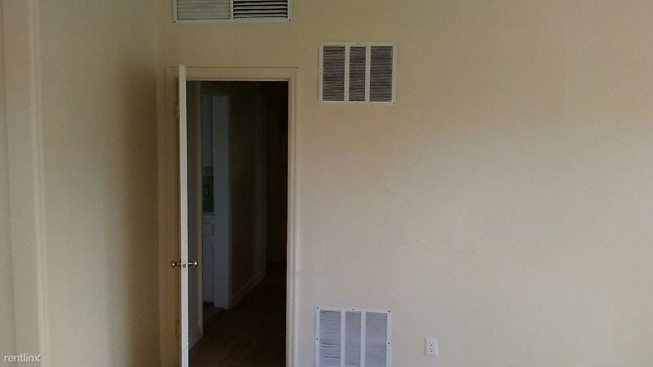 350 Olive St - Photo 2 of 10