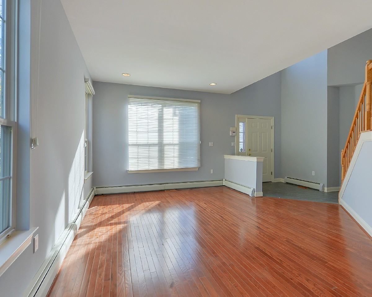 13 Oakwood Ct - Photo 2 of 26