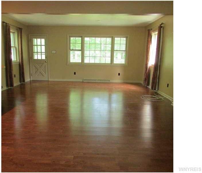 733 Mountain View Dr - Photo 3 of 12