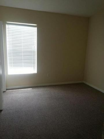 1640 Carriage Brooke Dr - Photo 3 of 6