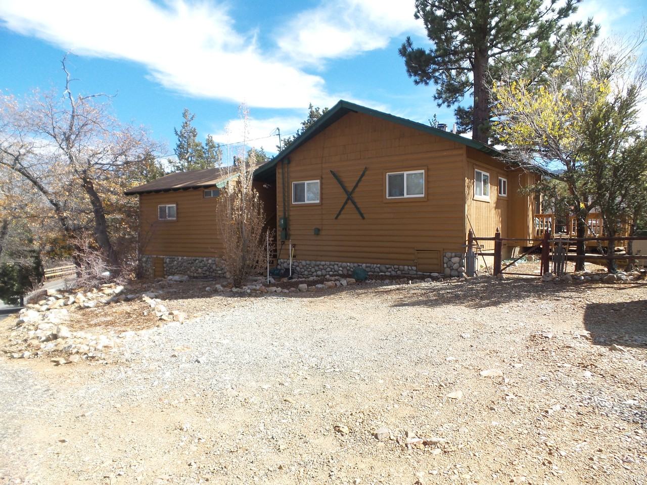 687 Villa Grove Ave - Photo 3 of 28