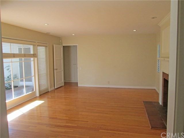 3662 Yorkshire Rd - Photo 3 of 15