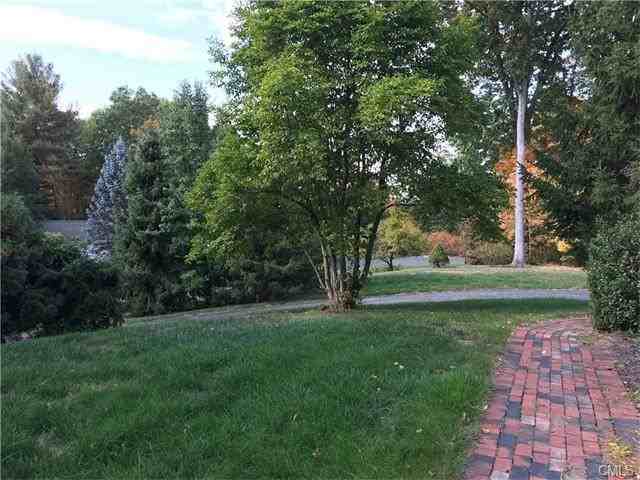 66 Glen Ln - Photo 2 of 24