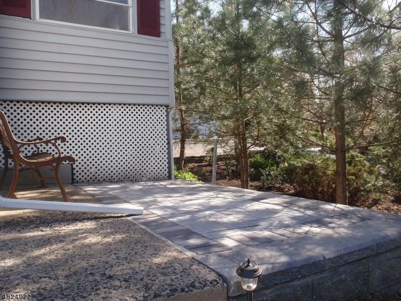 153 Mountain Blvd - Photo 2 of 24