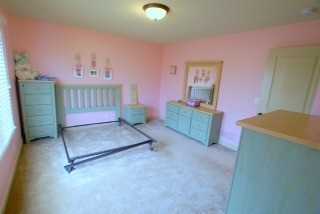 9647 Pickering St - Photo 2 of 24