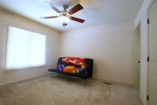 9647 Pickering St - Photo 3 of 24