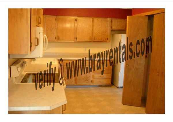 2843 Lexington Ln - Photo 3 of 4