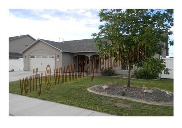 835 Dee Ann St - Photo 2 of 9