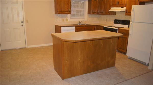 Evergreen Apartments - Photo 3 of 10