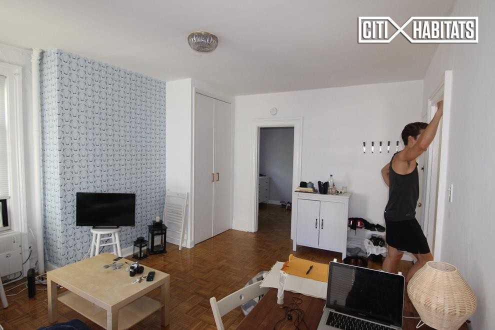 126-144 Bedford Ave #4R - Photo 3 of 8