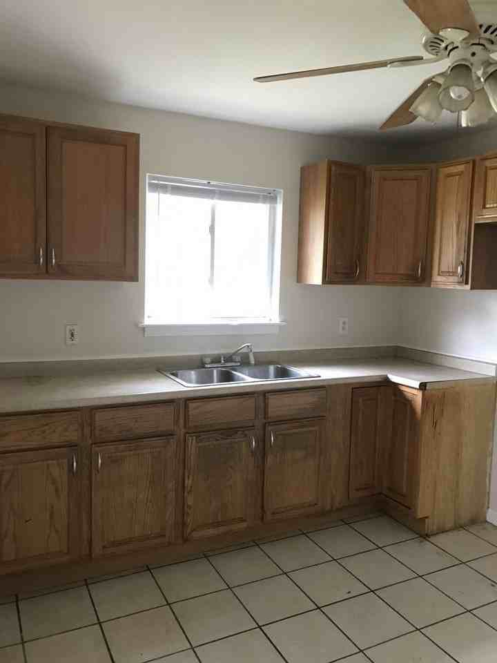 176 W Princeton Ave - Photo 3 of 10