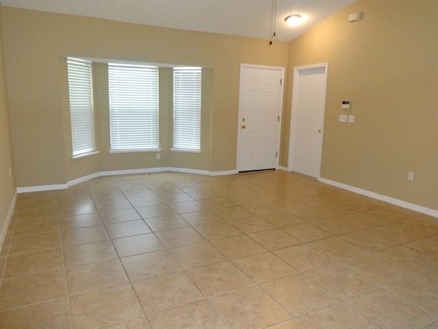 257 Mcclain Dr - Photo 2 of 16