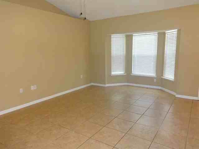 257 Mcclain Dr - Photo 3 of 16