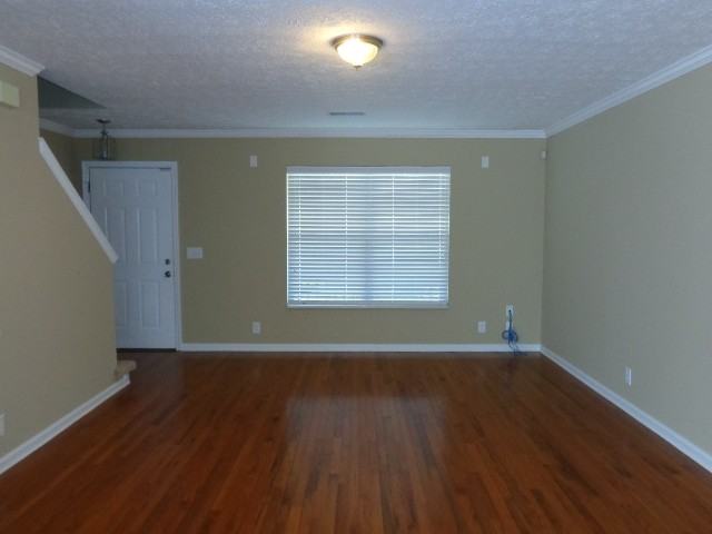 939 Barnes Rd - Photo 2 of 13