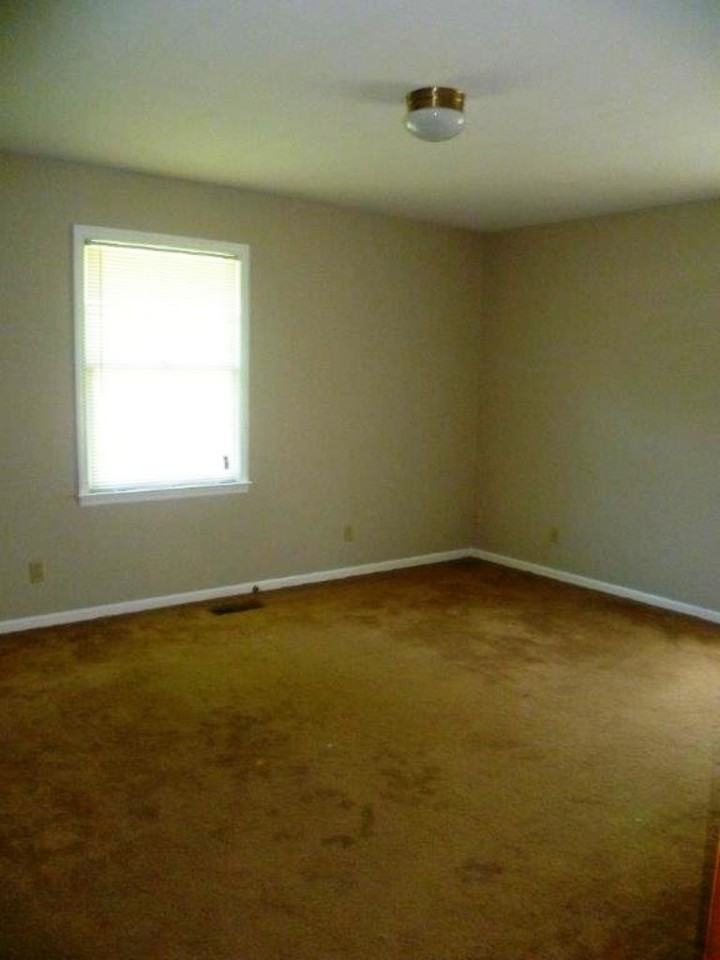 737 Madison Rd - Photo 2 of 12