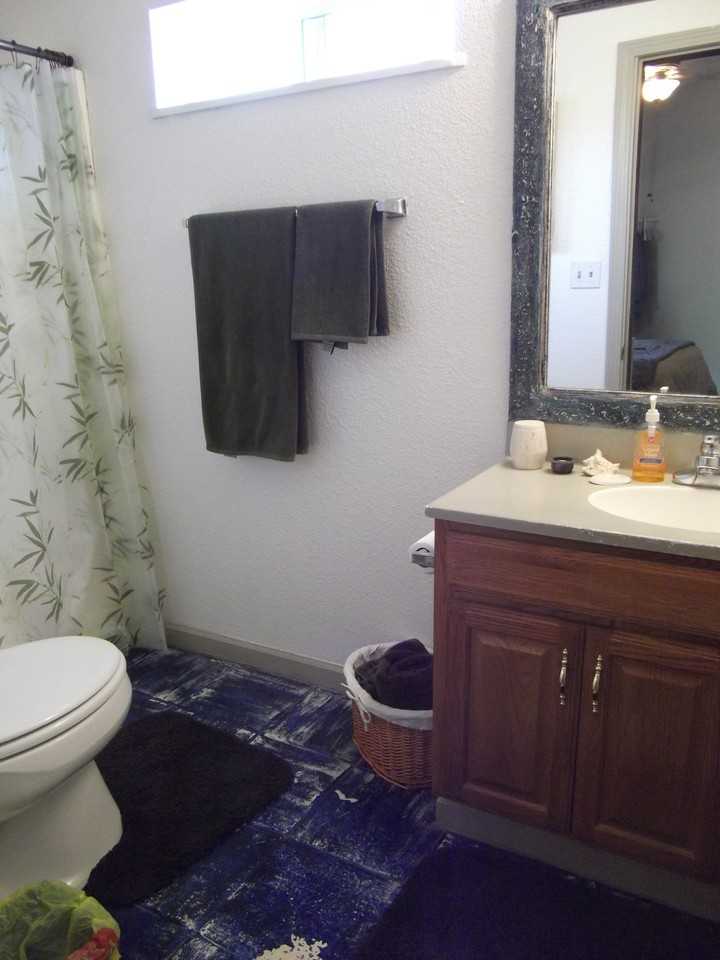 210 Blackburn Ave - Photo 3 of 7