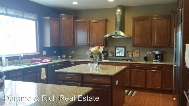 2568 Hastings Ln - Photo 3 of 31