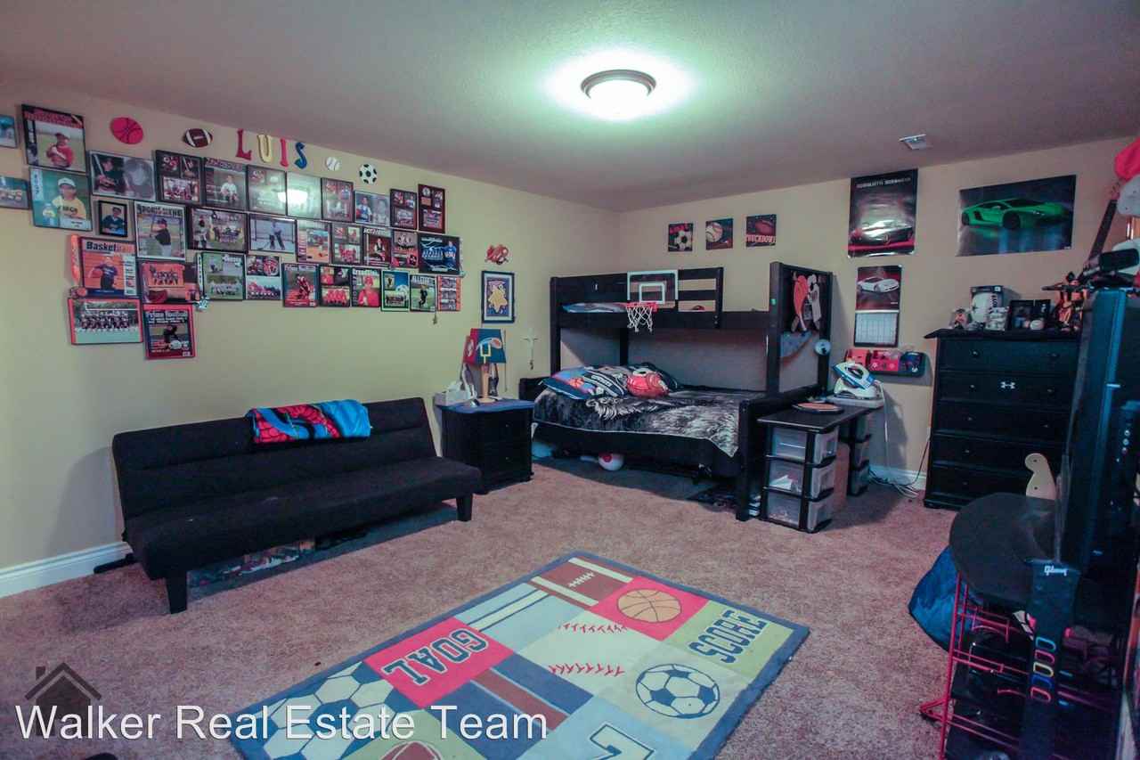 119 Sycamore Dr - Photo 2 of 50