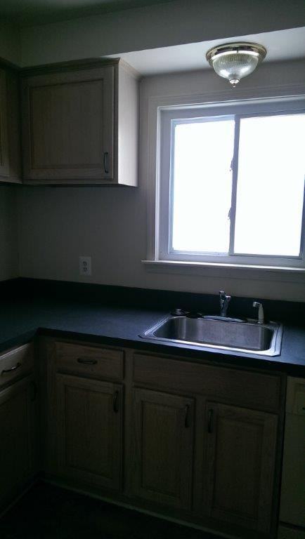 Dearborn Town & Country Condominiums - Photo 3 of 7