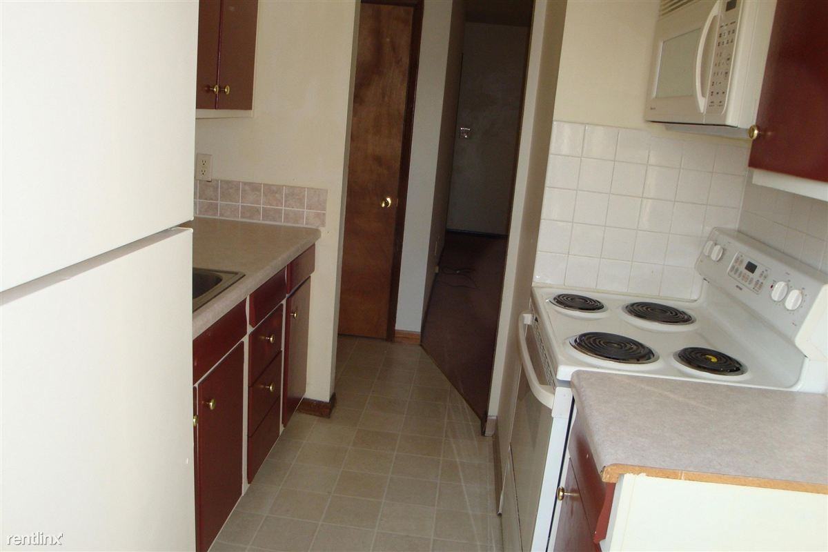 521 Hart Ave - Photo 2 of 19