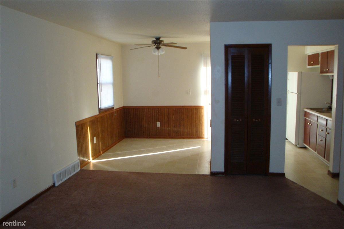 521 Hart Ave - Photo 3 of 19