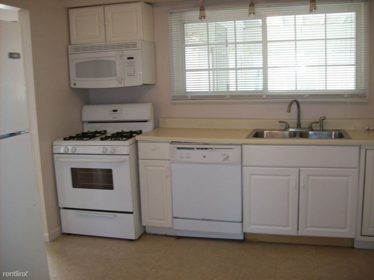 6146 2nd St - Photo 3 of 5